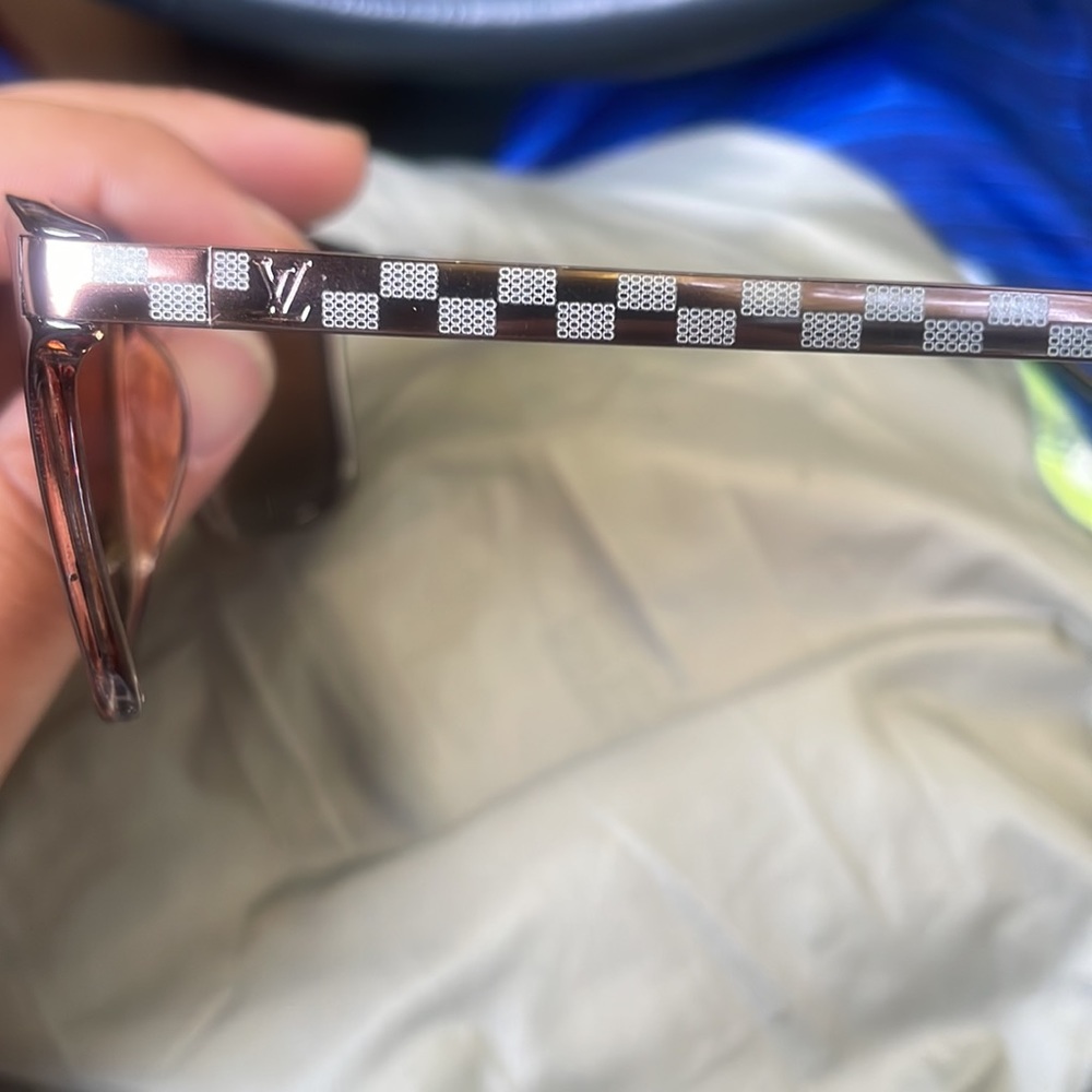 Luis Vuitton sunglasses 2022 - Picture 8 of 8